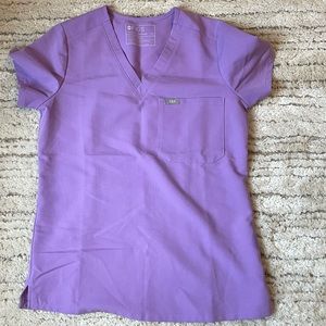 Figs lilac dawn one pocket Catarina top XS